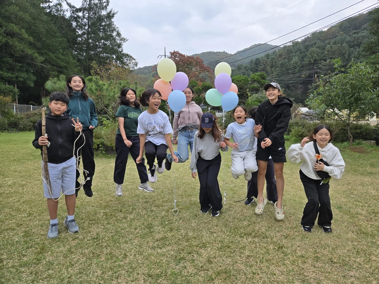 합주 연습 중인 앙상블 메이 단원들