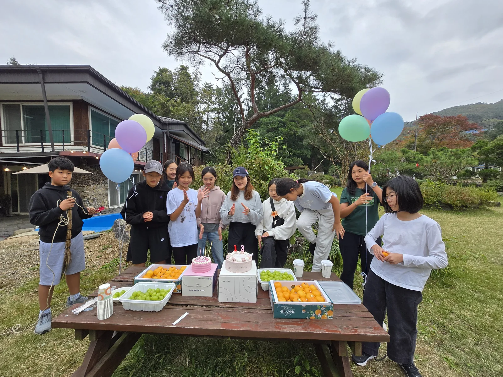 합주 연습 중인 앙상블 메이 단원들